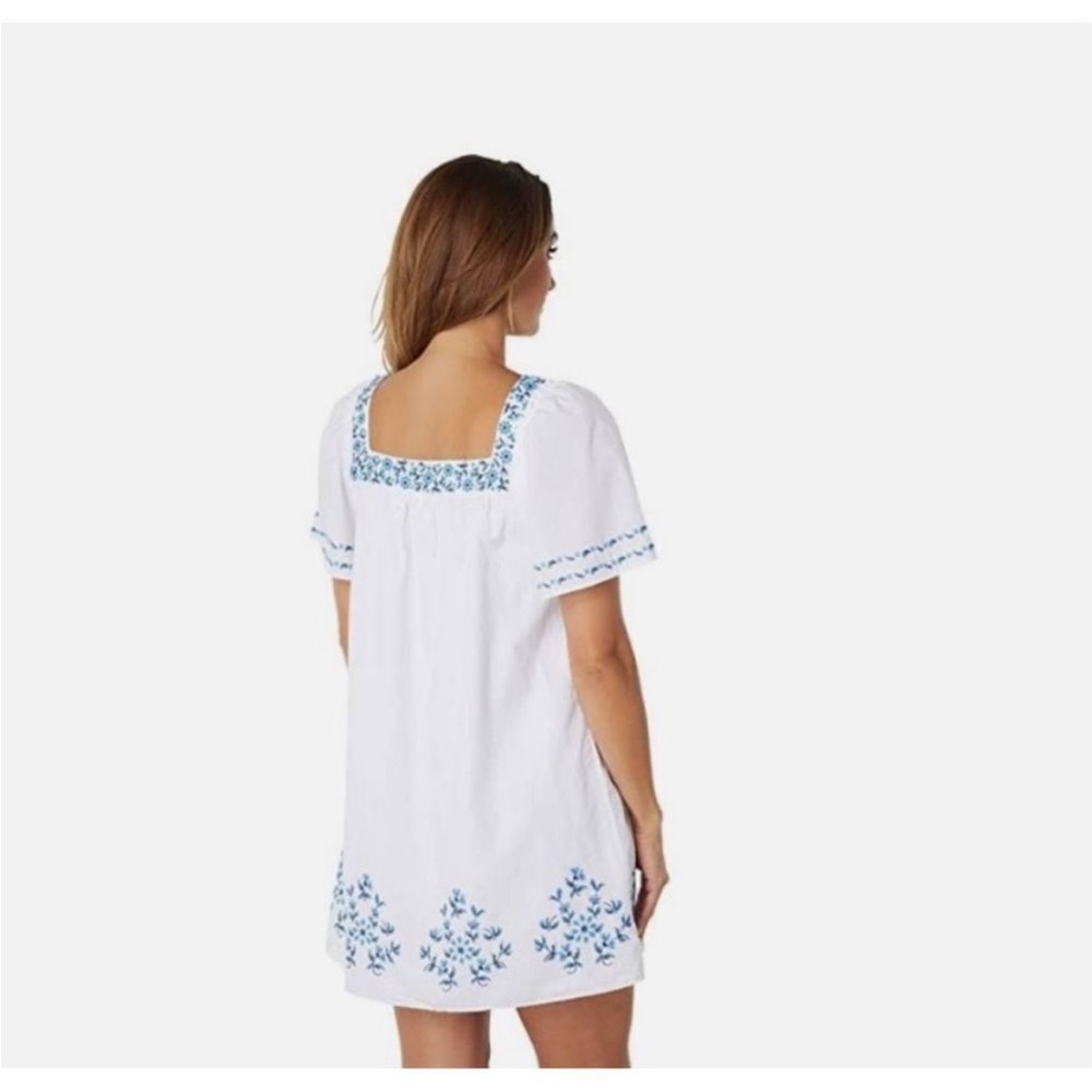 Draper James Embroidered White dress with blue floral Pattern Size Medium - Picture 2 of 14